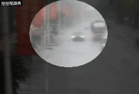 DƬ